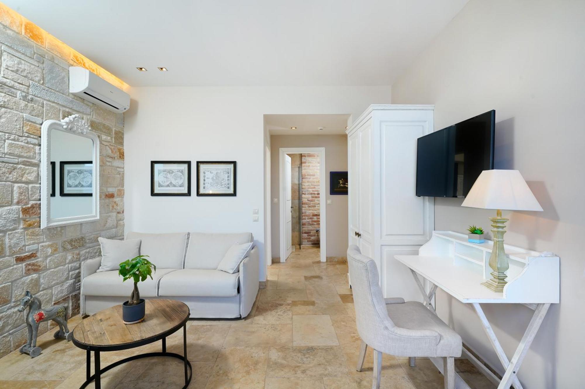 Agorastos Suites Койнира Екстериор снимка