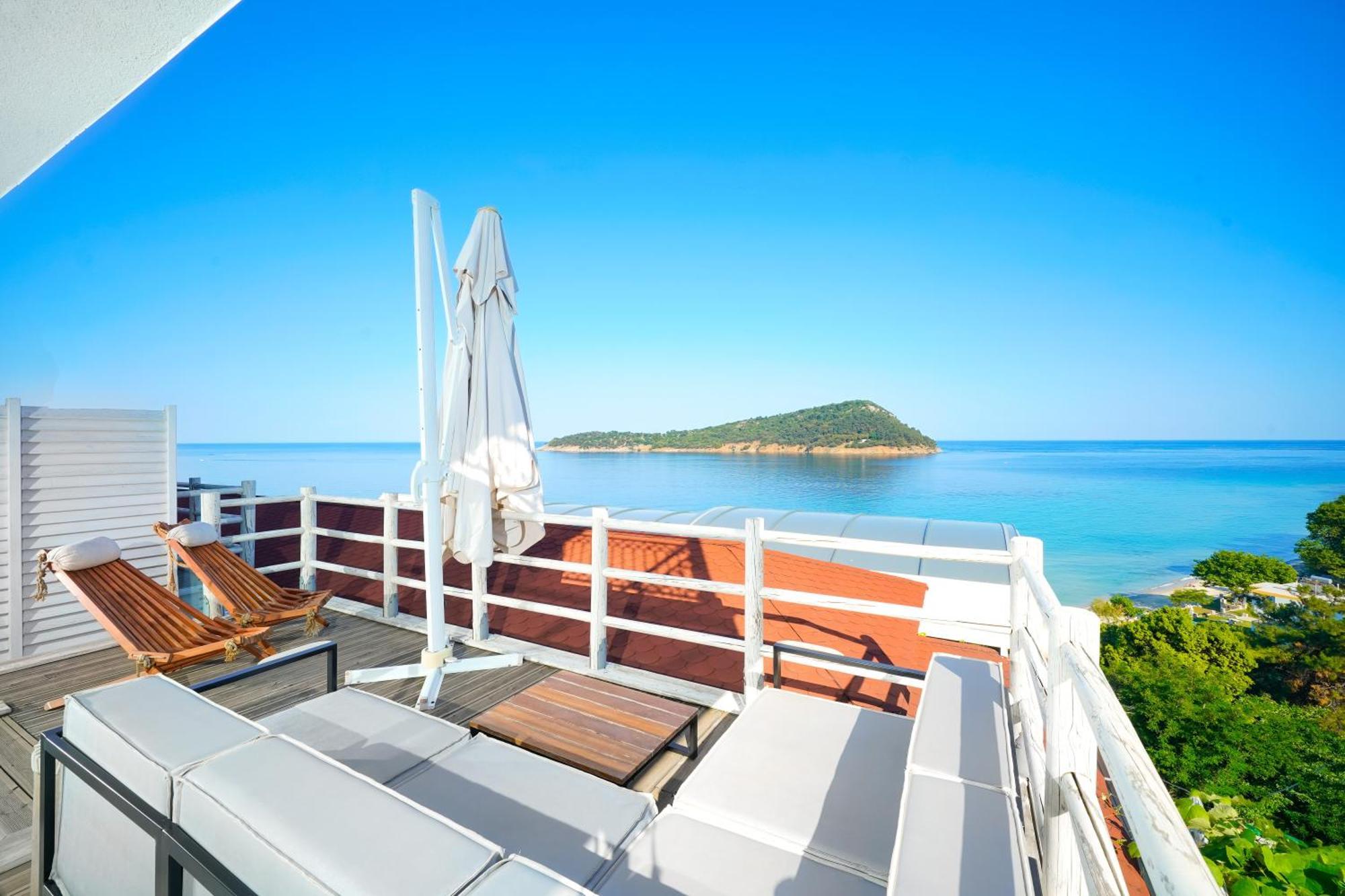 Agorastos Suites Койнира Екстериор снимка