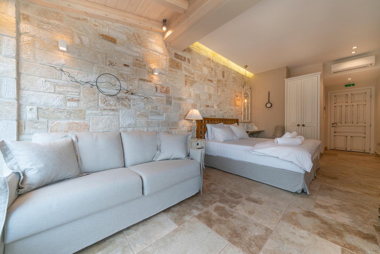 Agorastos Suites Койнира Екстериор снимка