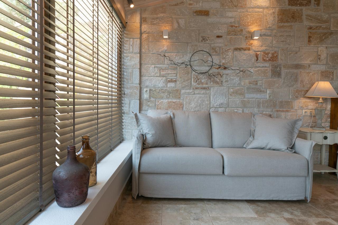 Agorastos Suites Койнира Екстериор снимка