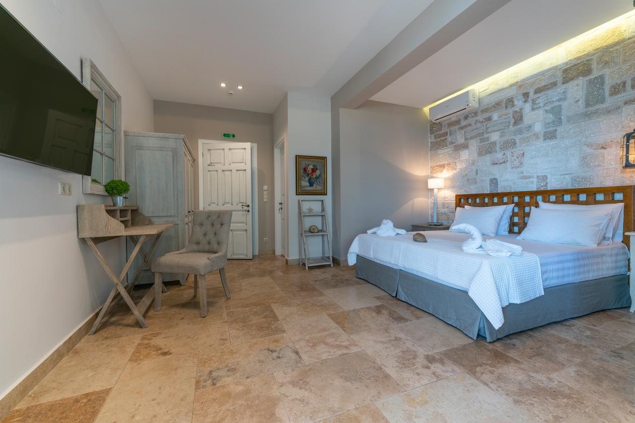 Agorastos Suites Койнира Екстериор снимка