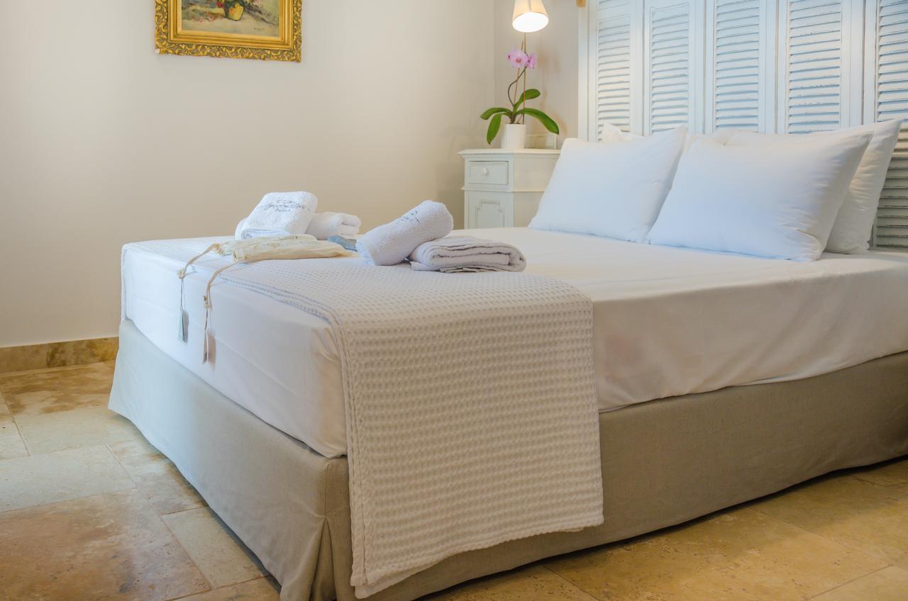 Agorastos Suites Койнира Екстериор снимка