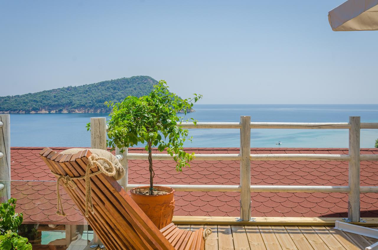 Agorastos Suites Койнира Екстериор снимка