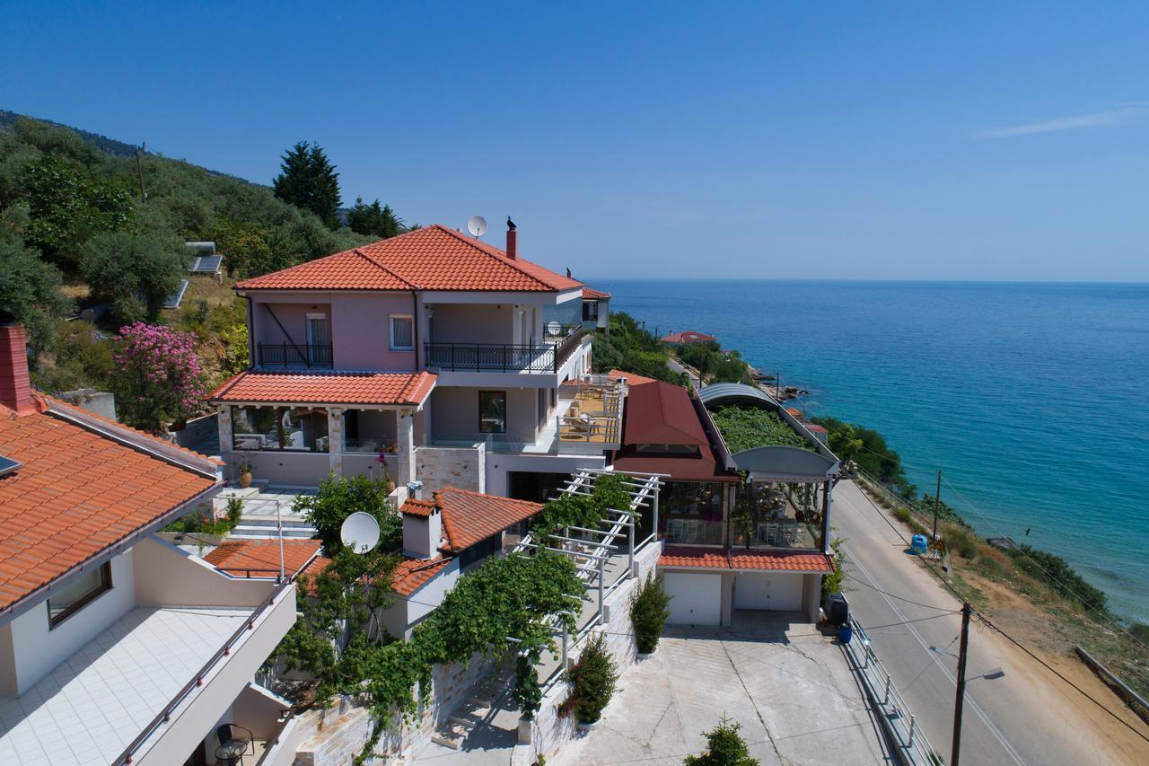 Agorastos Suites Койнира Екстериор снимка