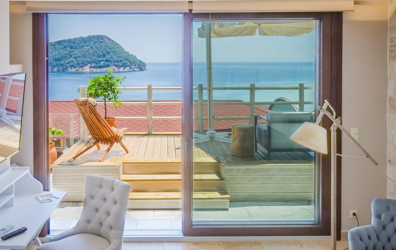 Agorastos Suites Койнира Екстериор снимка